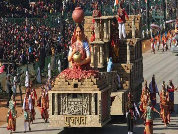 Rani Ki Vav - Jal Mandir depicted in Gujarat's tableau