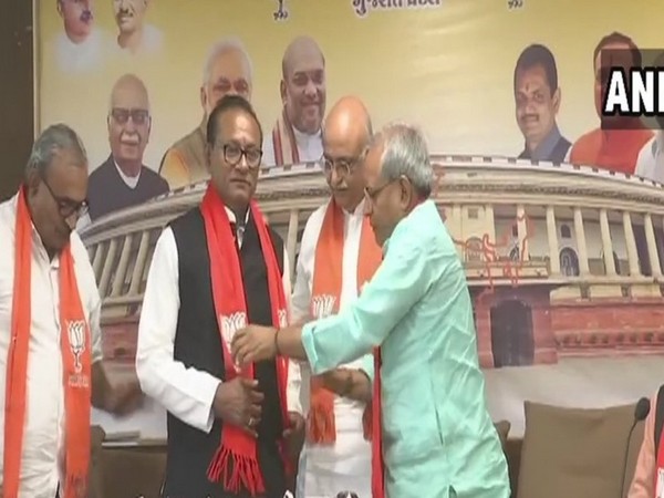 Former Congress MLA from Gujarat, Purushottam Sawariya joined BJP on Monday, [Photo/ANI]