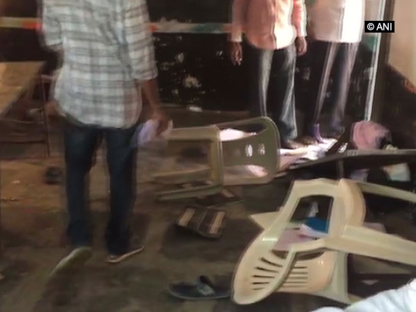 A clash TDP and YSRCP supporters took place at a polling station in Gurajala, Andhra Pradesh, on Thursday. Photo/ANI