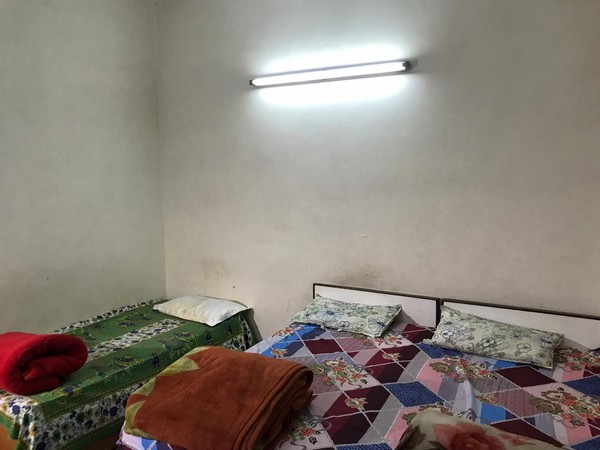 One of the rooms provided for coronavirus infected people at Delhi-based gurdwara. Photo/ANI