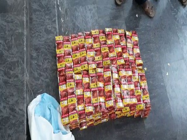 Gutka seized by Andhra Pradesh Police Photo/ANI