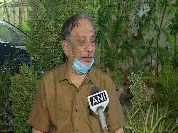 Mohammed Abdul Majeed, president of Haleem makers association, while talking to ANI. (Photo/ ANI)