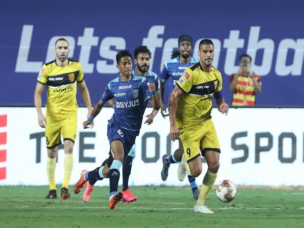 HFC attackers were kept quiet by the Kerala defence in the first half. (Image: ISL)