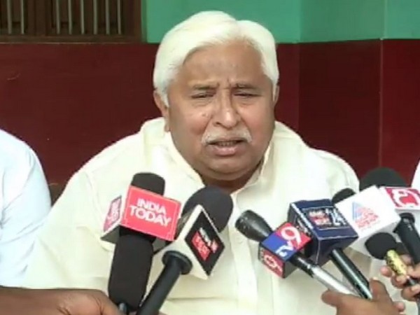 Congress leader HK Patil speaking to reporters in Gadag on Tuesday. Photo/ANI