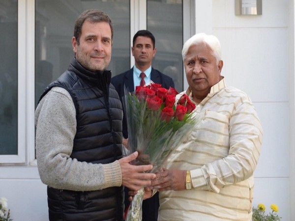 Congress president Rahul Gandhi, left, and Karnataka Congress Campaign Committee chairman HK Patil (Pic credit: Patil's Twitter handle)