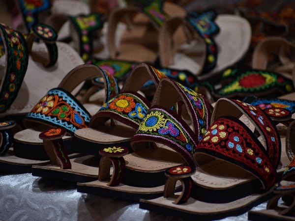 The initiative will enable master craftsmen, weavers, and artisans to showcase their hallmark products