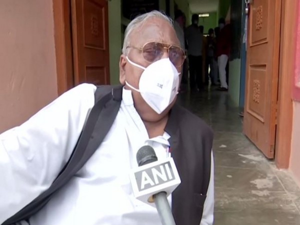 Senior Congress Leader Hanumanth Rao speaking with ANI on Thursday.