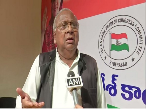 Congress leader V Hanumantha Rao (File photo)