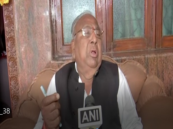 Congress leader V Hanumantha Rao (Photo/ANI)