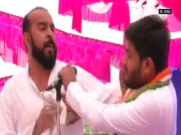 Congress leader Hardik Patel slapped at Jan Akrosh rally in Gujarat