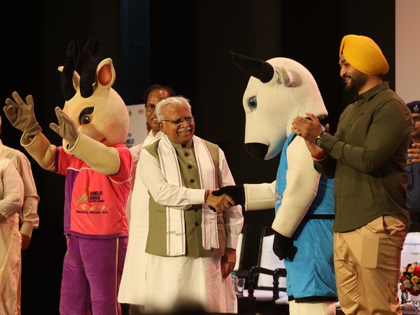 CM Manohar Lal and Sports Minister Sandeep Singh with the KIYG 2021 mascots during a ceremony