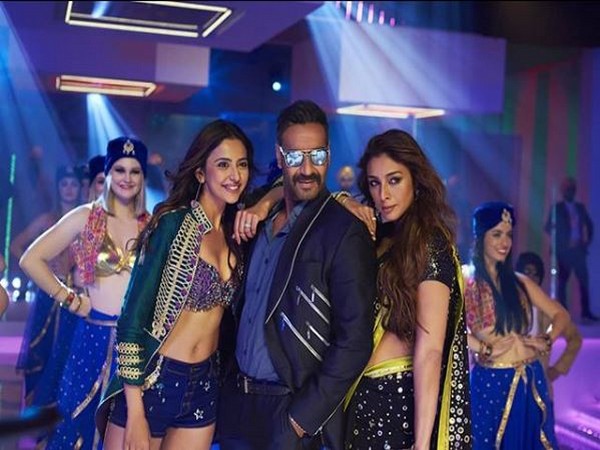 Ajay Devgn, Rakul Preet and Tabu in 'Hauli Hauli'