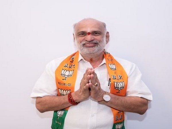 BJP candidate from Yellapur Assembly seat Shivaram Hebbar. Photo/Twitter