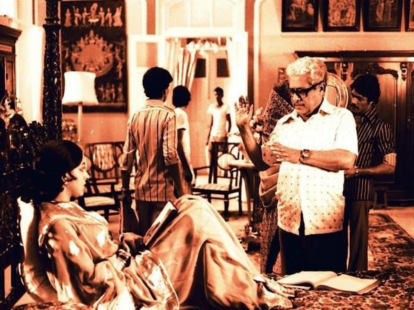 Image shared by actor Hema Malini featuring late filmmaker Basu Chatterjee (Image source: Twitter) 