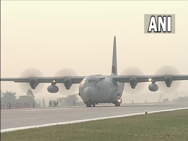 C-130 J Super Hercules aircraft on Purvanchal Expressway (Phato/ ANI)