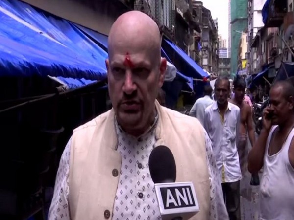 Bollywood actor J Brandon Hill speaking to ANI in Mumbai on Friday. Photo/ANI