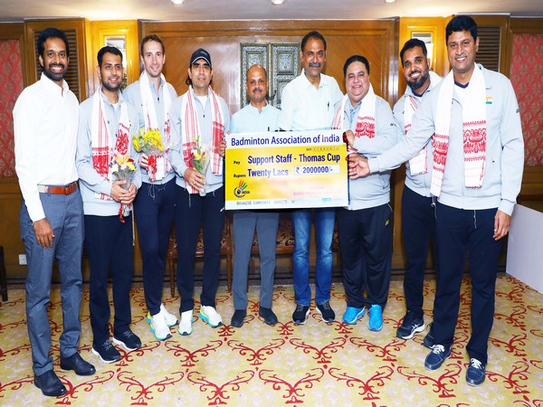 BAI officials with Thomas Cup-winning contingent (Photo/BAI-Media)