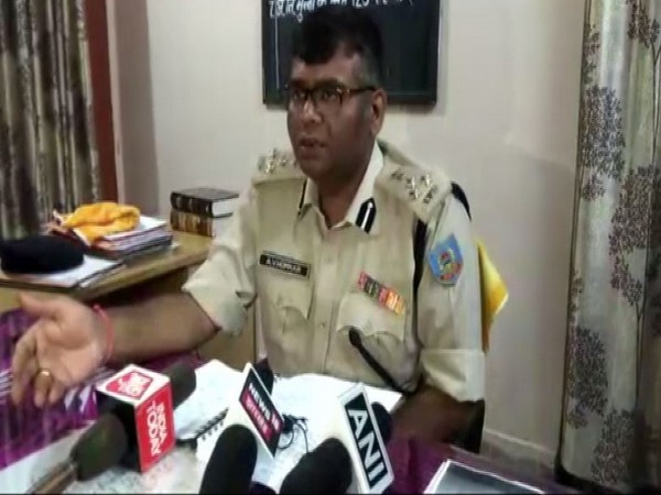 DIG, South Chhotanagpur, AV Homkar speaking to reporters in Khunti on Sunday. Photo/ANI