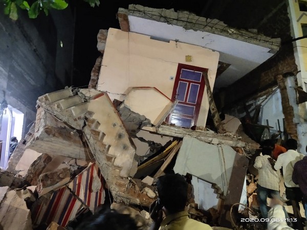 Visual from the spot of house collapse in Coimbatore, Tamil Nadu on Sunday. Photo/ANI