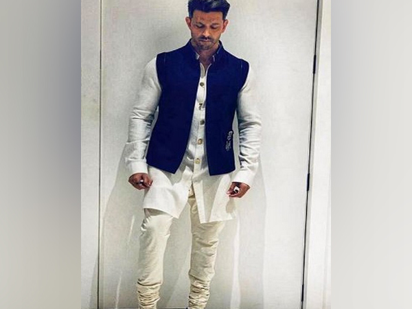 What's 'dad' Hrithik Roshan cool with?