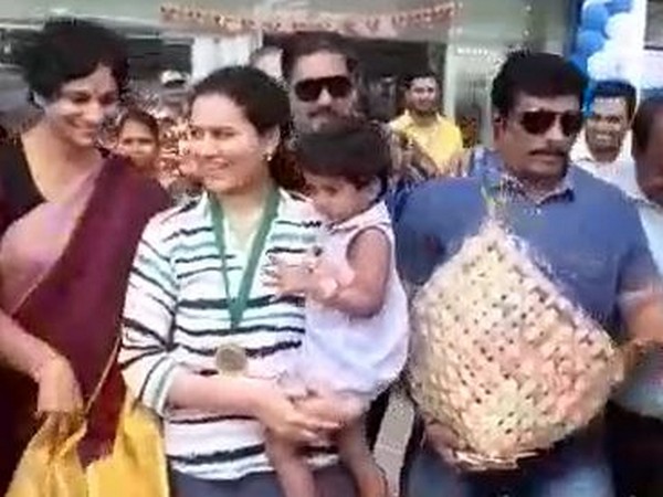 Women's world rapid chess champion Humpy Koneru (centre).