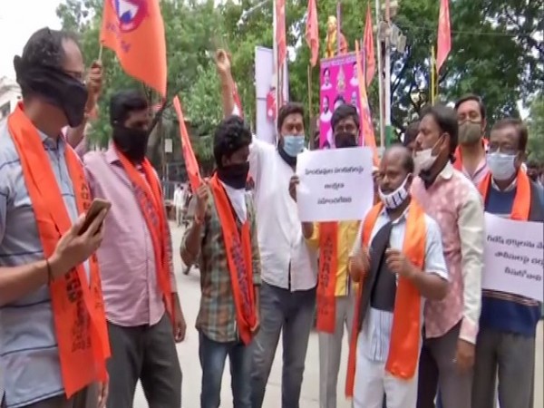 Bhagyanahar Ganesh Utsav Samithi stage protest against Telangana Govt for not allowing pandals on Ganesh festival in Hyderabad on Monday. Photo/ANI
