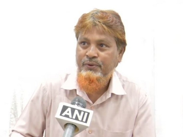 Mohammed Mahmood, father of arrested man speaking to ANI on Sunday. Photo/ANI