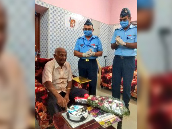 Air Chief Marshal RKS Bhadauria conveyed birthday greetings to a retired Warrant Officer PD Pandian (Picture tweeted by IAF)