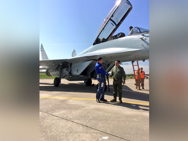 An IAF test pilot flew MiG-35 during the MAKS 2019 airshow held in Zukhovski. (Photo courtesy IAF Twitter handle)