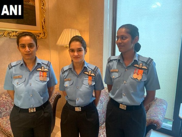 IAF's first women fighter pilots Mohana Jitarwal, Avani Chaturvedi and Bhawana Kanth at Rashtrapati Bhawan on Sunday. Photo/ANI