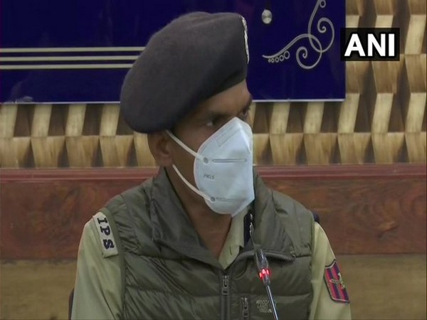 IGP Kashmir Vijay Kumar speaking in Srinagar. photo/ANI