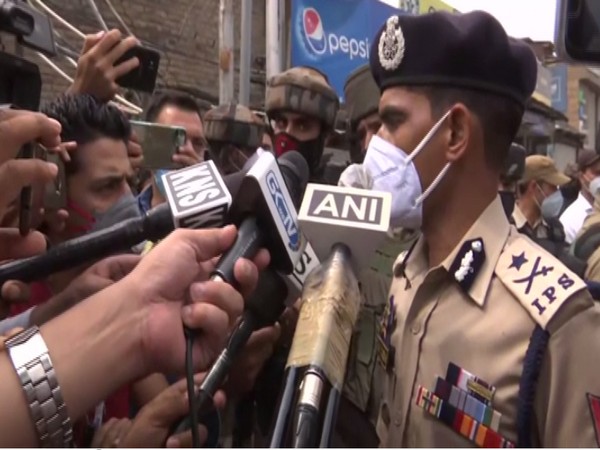 Kashmir IGP Vijay Kumar speaking to reporters in Nowgam in Jammu and Kashmir on Friday. [Photo/ANI]
