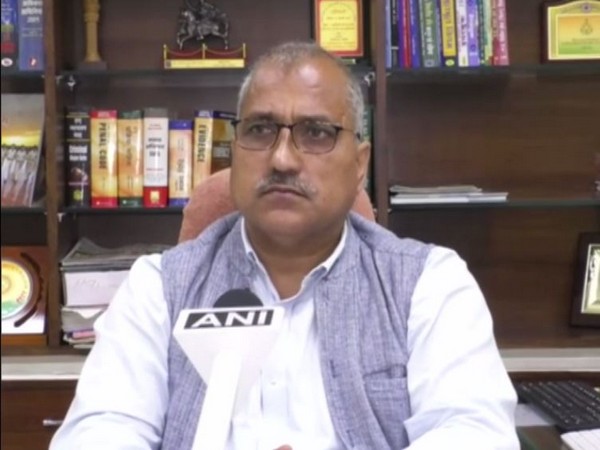 Inspector general (IG) of police, Gwalior range, Raja Babu speaking to ANI on Monday. (Photo/ANI)