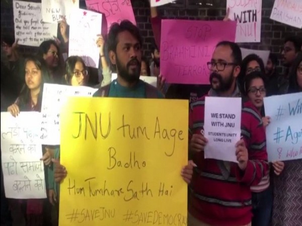 IIM students held a protest against JNU violence. Photo/ANI