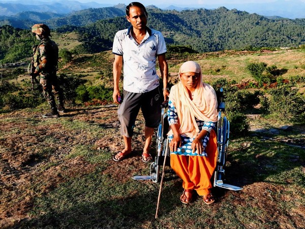 Residents of J-K receive wheelchair by Army 