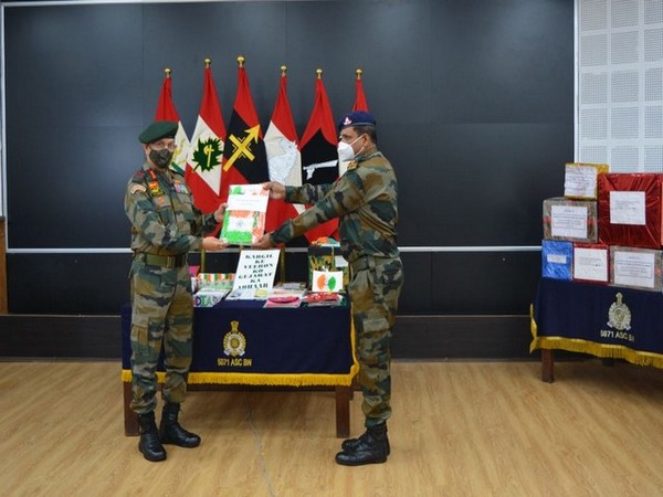 Lt General YK Joshi receiving cards sent by NCC cadets of Gujarat
