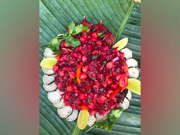 Rosel (Kundrum) with Wild Sweet Potato (Dungra Shakarkand) (Image credit: Nishant Choubey)