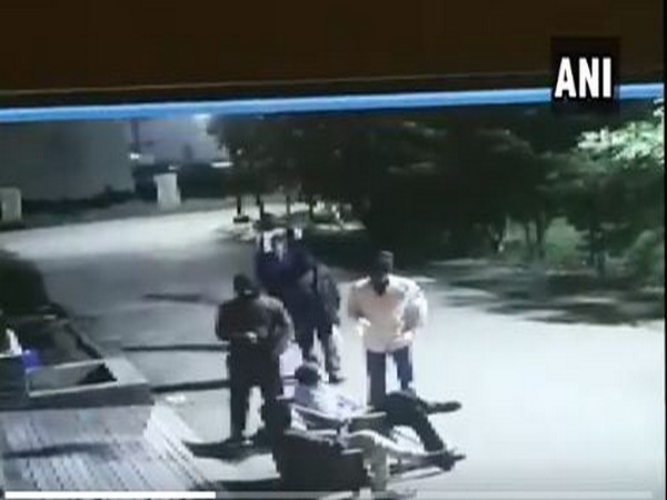  5 men commit robbery at a builder's residence in Indore's Lasudia area keeping the guard at gunpoint. [Photo/ANI]