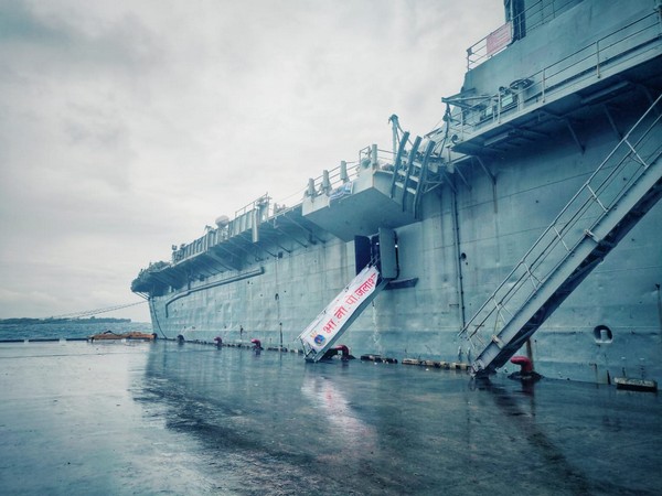 A visual of INS Jalashwa.