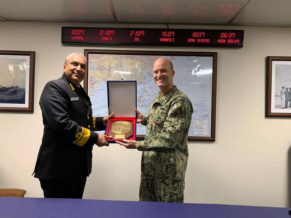 Flag Officer Commanding Eastern Fleet called on US 7th Fleet Commander
