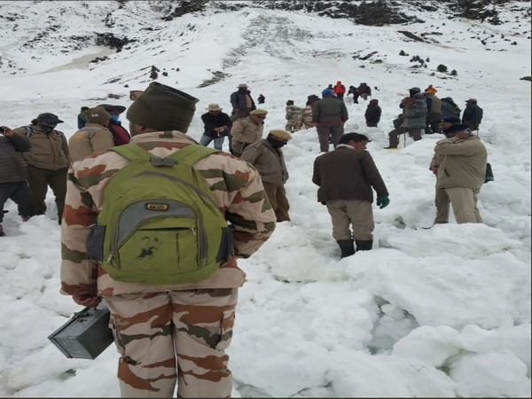 ITBP Personnel during search operation (Photo/ANI)