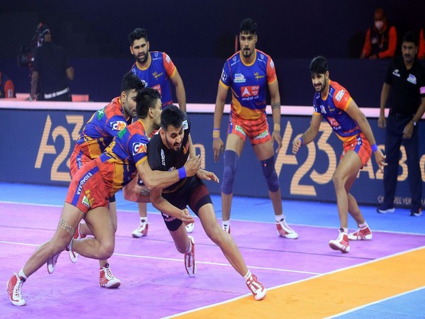 UP Yoddha in action against Telugu Titans (Image: PKL)