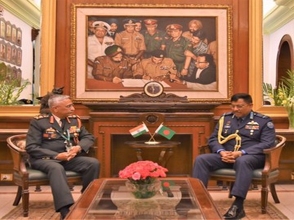 Bangladesh Air Force chief Air Chief Marshal Shaikh Abdul Hannan called on Indian Army chief General MM Naravane (Twitter/@adgpi)