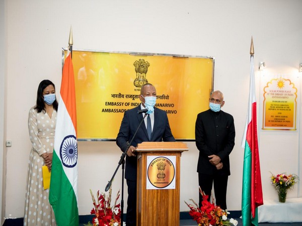 Prime Minister of Madagascar Christian Ntsay inaugurating the solar power plant at Indian Embassy on the occasion of Gandhi Jayanti.