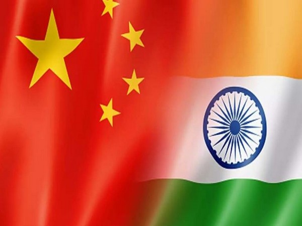 china and India flag