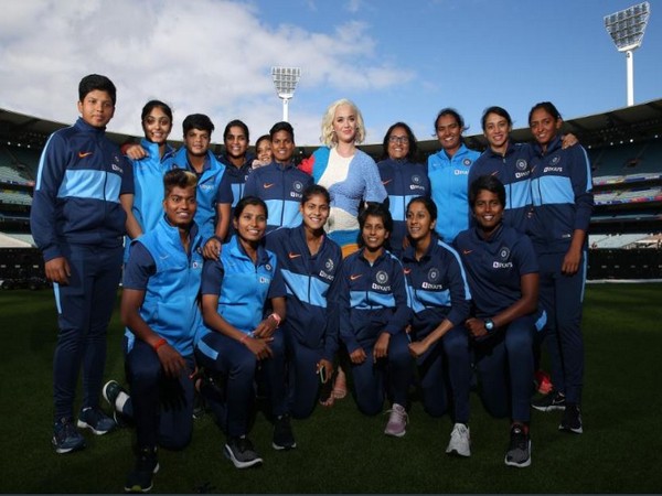 Indian women's cricket team with singer Katy Perry (Photo/ Harmanpreet Kaur Twitter) 