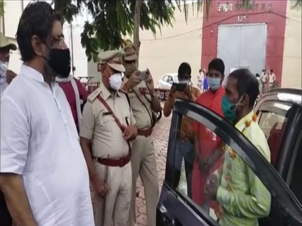 Jail Superintendent advised Munna Ramchandra to continue good practice on Saturday. (Photo/ANI)