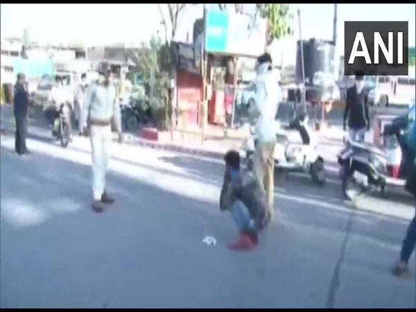 Amid COVID-19 lockdown, people found wandering unnecessarily on streets do sit-ups in Indore