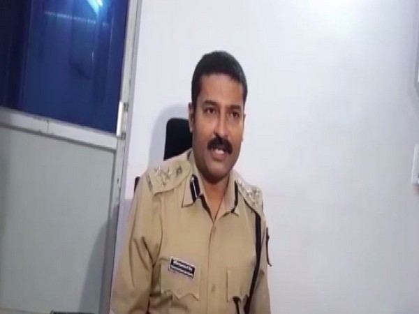 Deputy Inspector General (DIG) Indore Hari Narayan Mishra speaking to reporters. [Photo/ANI]