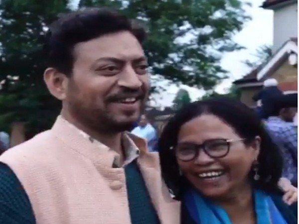 Late actor Irrfan Khan with Sutapa Sikdar (Image source: Instagram)